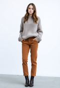 Bold and Cozy: The Ultimate Autumn Knitwear Ensemble
