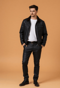Timeless Fashion: Leather in Focus